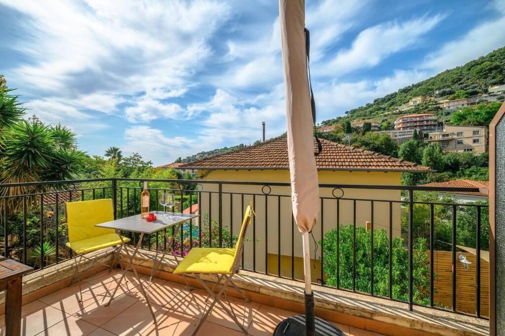 La Villa Julia - Calme - Spacieux - Parking Prive - Climatisation Mentone Esterno foto