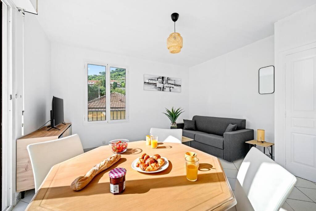 La Villa Julia - Calme - Spacieux - Parking Prive - Climatisation Mentone Esterno foto